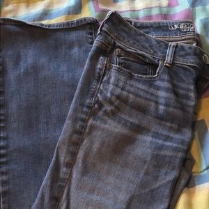 American Eagle women’s jeans